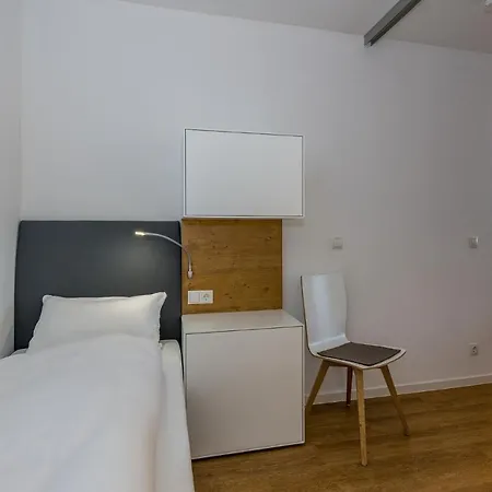 Deichhaeuser Anna Kueste Deichhaeuser Anna Kueste 6-11 *