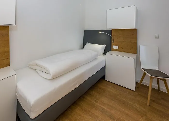 Deichhaeuser Anna Kueste Deichhaeuser Anna Kueste 6-11 *